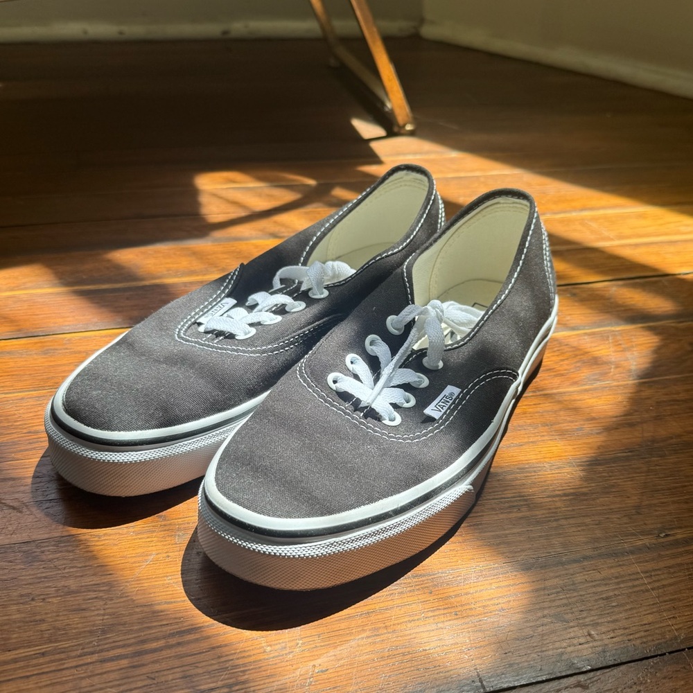 Vans Authentic Sneakers in black